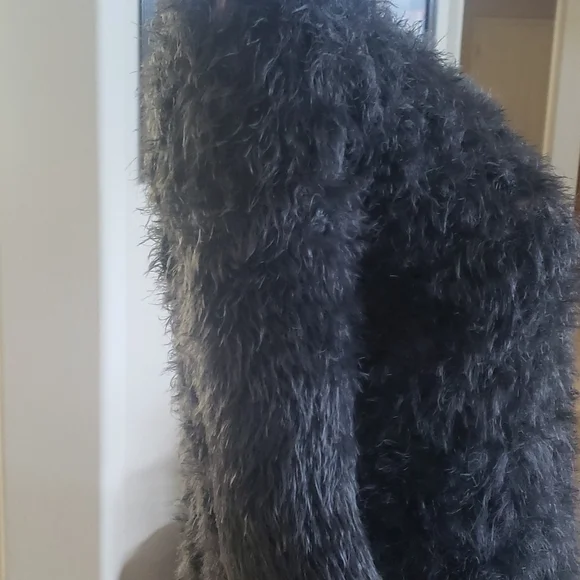 Guess s fuzzy webbed mesh unique top very soft stretchy - Picture 11 of 11